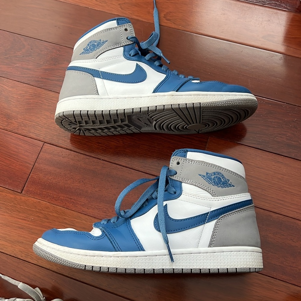 Air Jordan - Picture 3 of 11